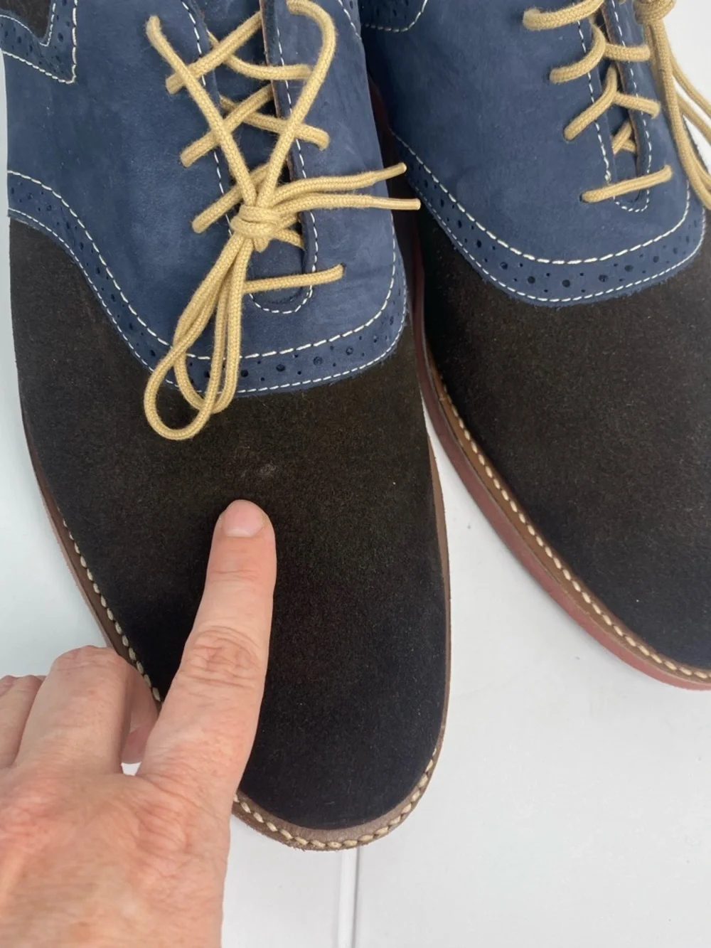 Neil M Dark Blue & Black Low-Top Suede Oxford Shoes w Yellow Laces
